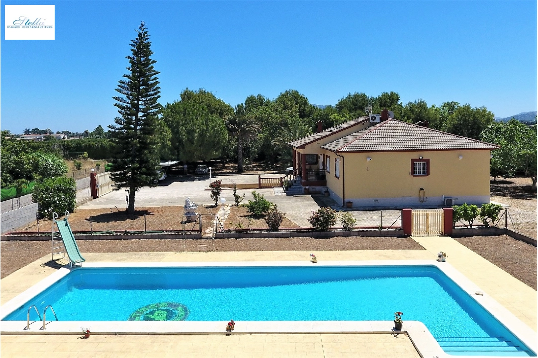 villa en Els Poblets en venta, superficie 232 m², ano de construccion 1998, + KLIMA, aire acondicionado, parcela 11310 m², 4 dormitorios, 2 banos, piscina, ref.: GC-3119-1