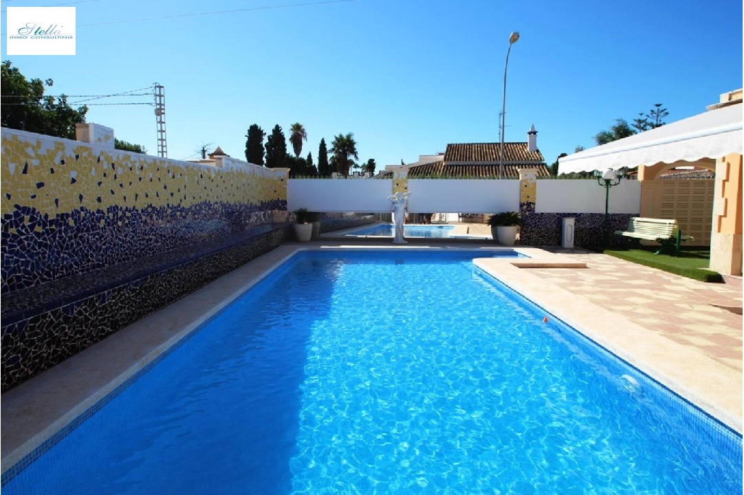 villa en Els Poblets en venta, superficie 216 m², ano de construccion 1999, aire acondicionado, parcela 602 m², 4 dormitorios, 2 banos, piscina, ref.: JS-0221-25