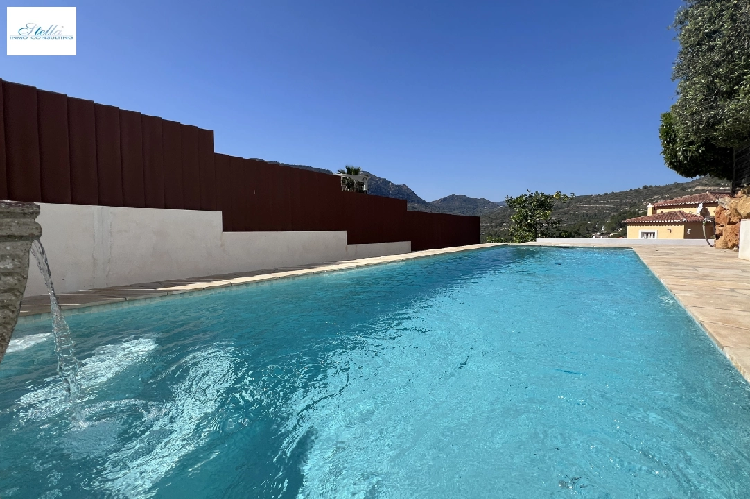 villa en Pedreguer en venta, superficie 137 m², ano de construccion 2015, estado neat, + estufa, aire acondicionado, parcela 403 m², 2 dormitorios, 2 banos, piscina, ref.: RG-0124-4